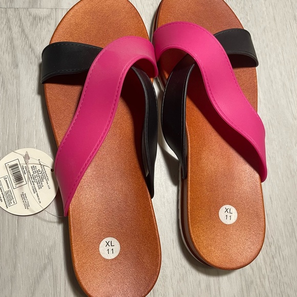 Rubber like black and pink woman sandals size XL (11) RUN A LITTLE SMALL** - Picture 1 of 4